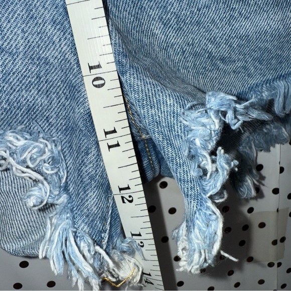 AGOLDE Parker Vintage Cut Off Short - Picture 9 of 10